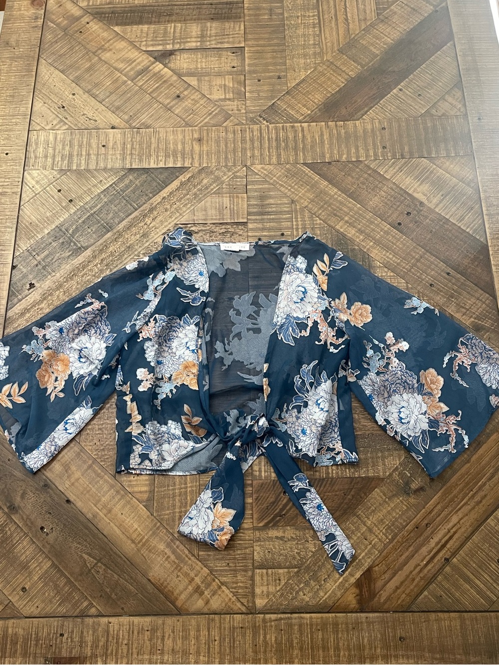 Socialite Sheer Navy Blue Floral Kimono Tie-Front Crop Top Blouse - Size XL